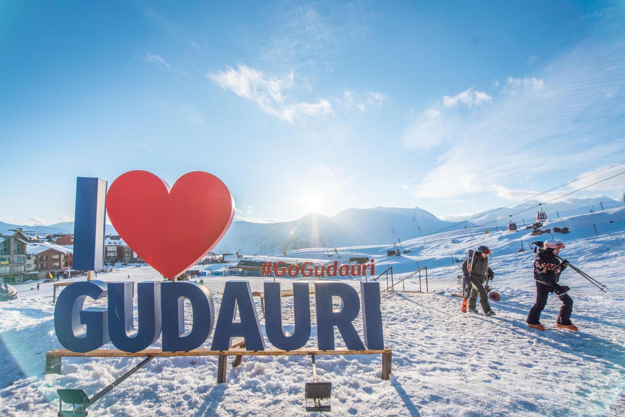 Gudauri Atrium Aparthotel Ngoại thất bức ảnh