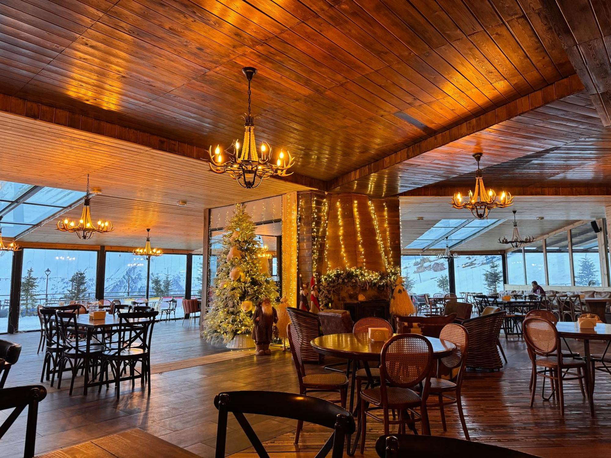 Gudauri Atrium Aparthotel Ngoại thất bức ảnh